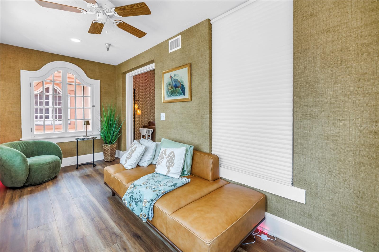 Image 15 of 30 For 1221 Palm Avenue 303