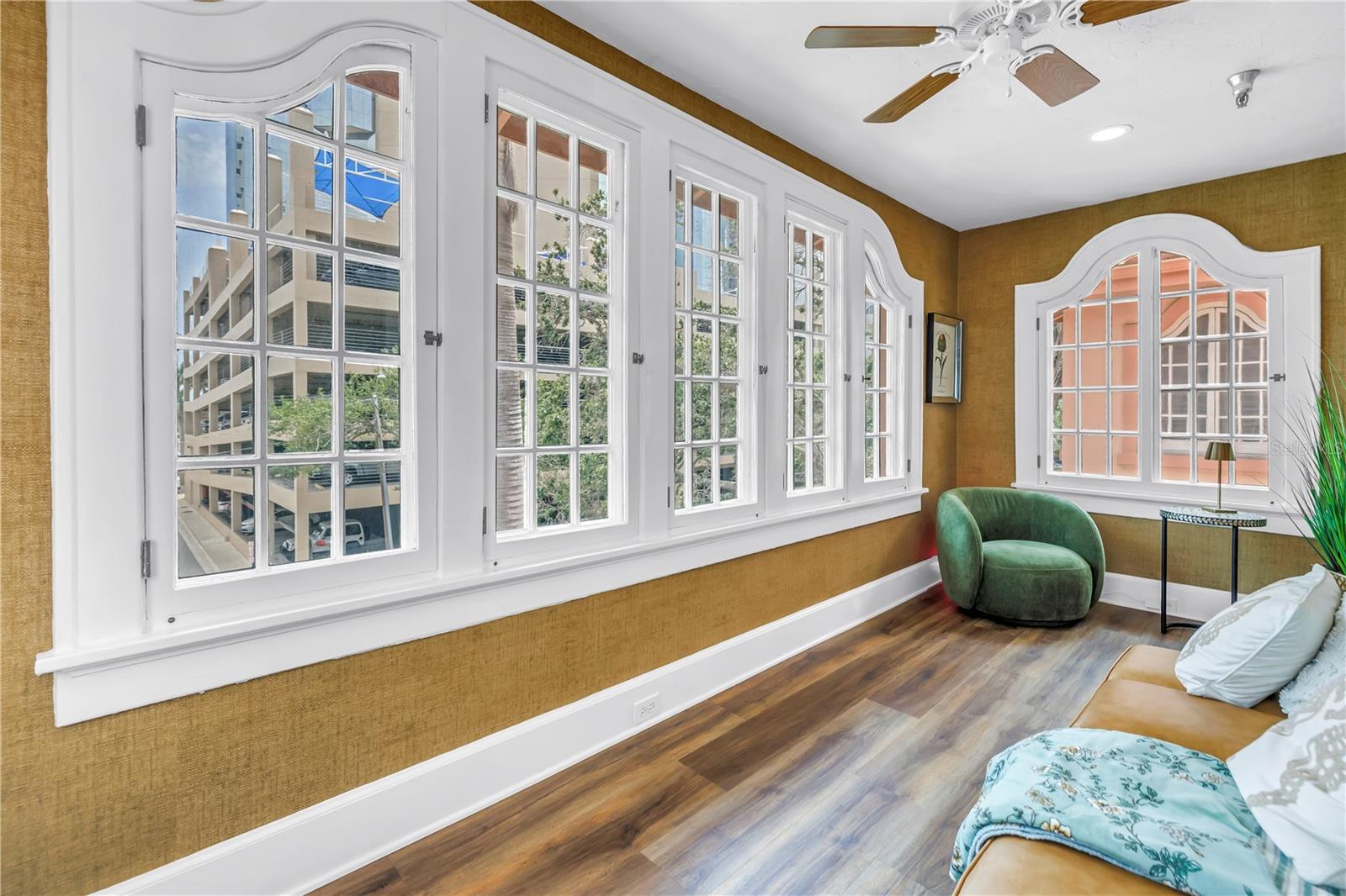 Image 16 of 30 For 1221 Palm Avenue 303