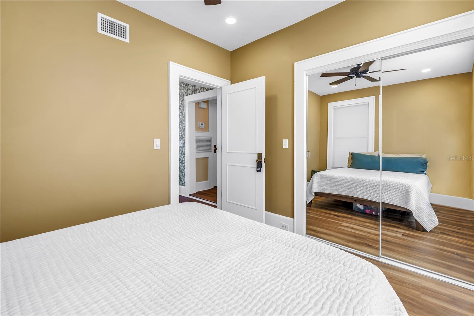 Image 18 of 30 For 1221 Palm Avenue 303