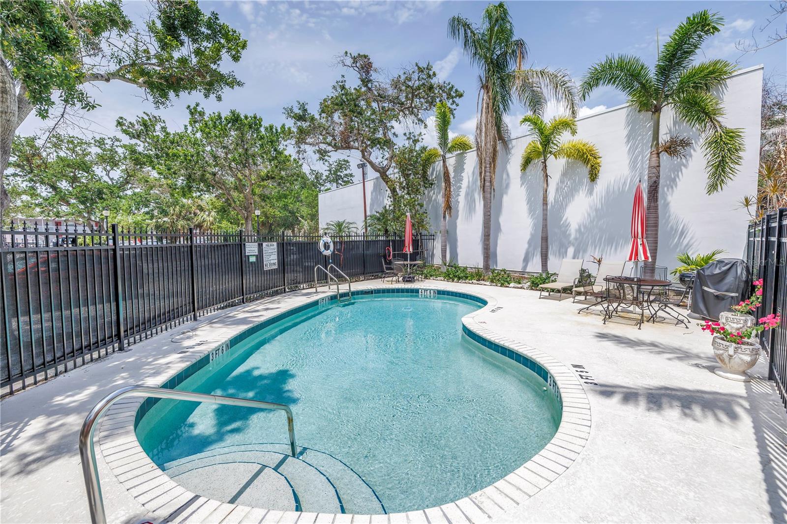 Image 20 of 30 For 1221 Palm Avenue 303