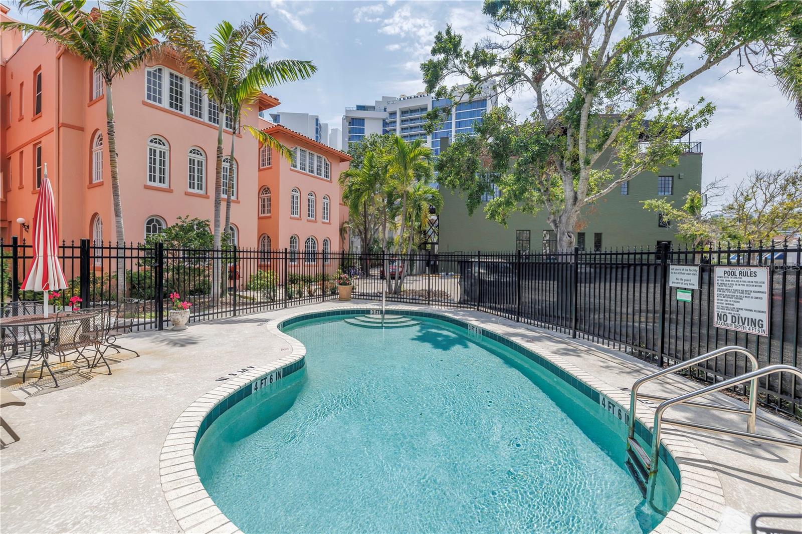 Image 21 of 30 For 1221 Palm Avenue 303