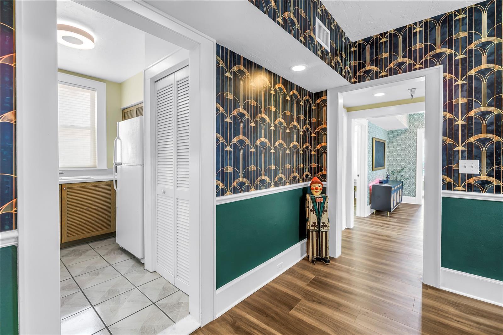 Image 4 of 30 For 1221 Palm Avenue 303