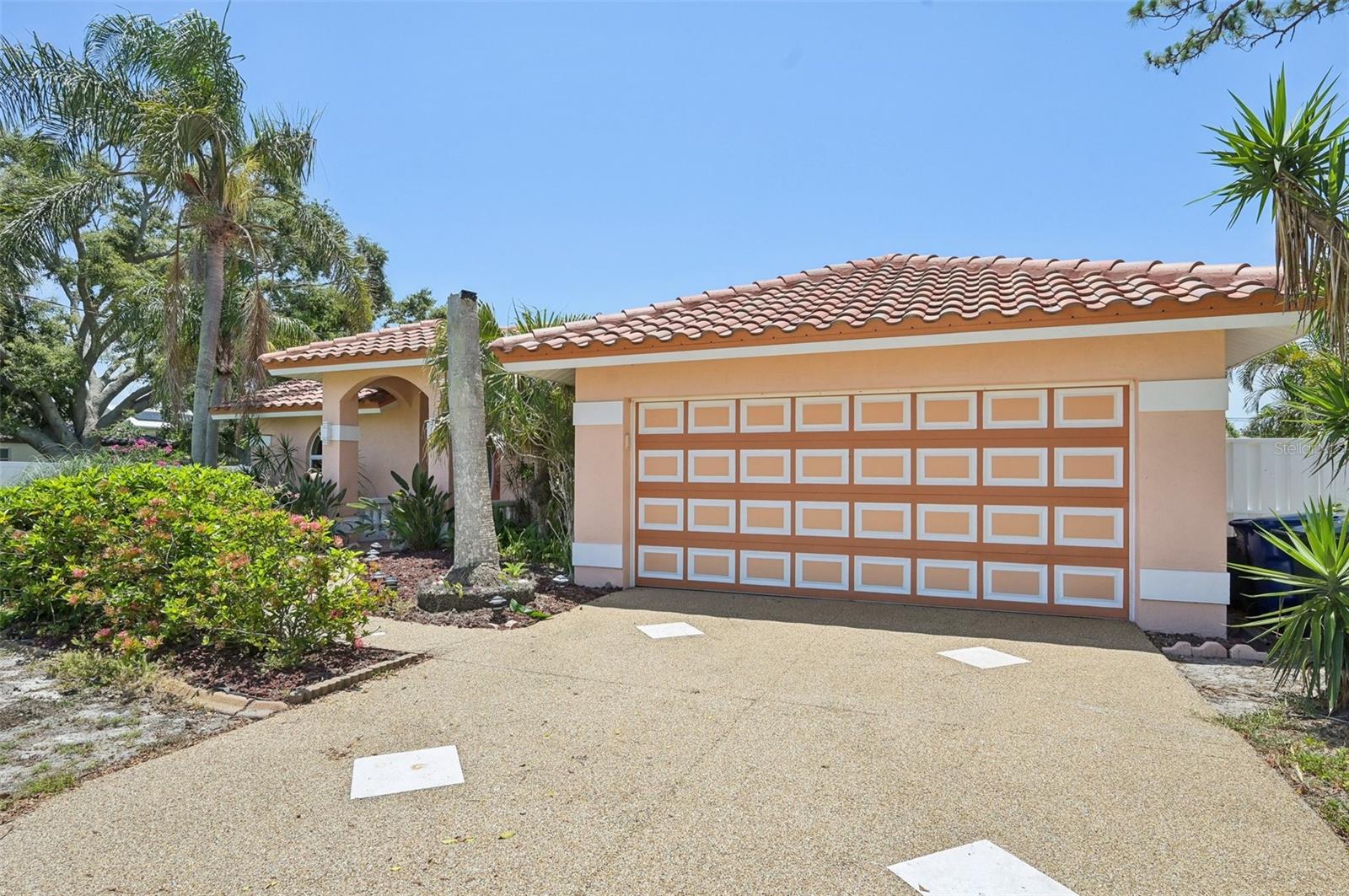 Image 4 of 70 For 321 Sorrento Drive