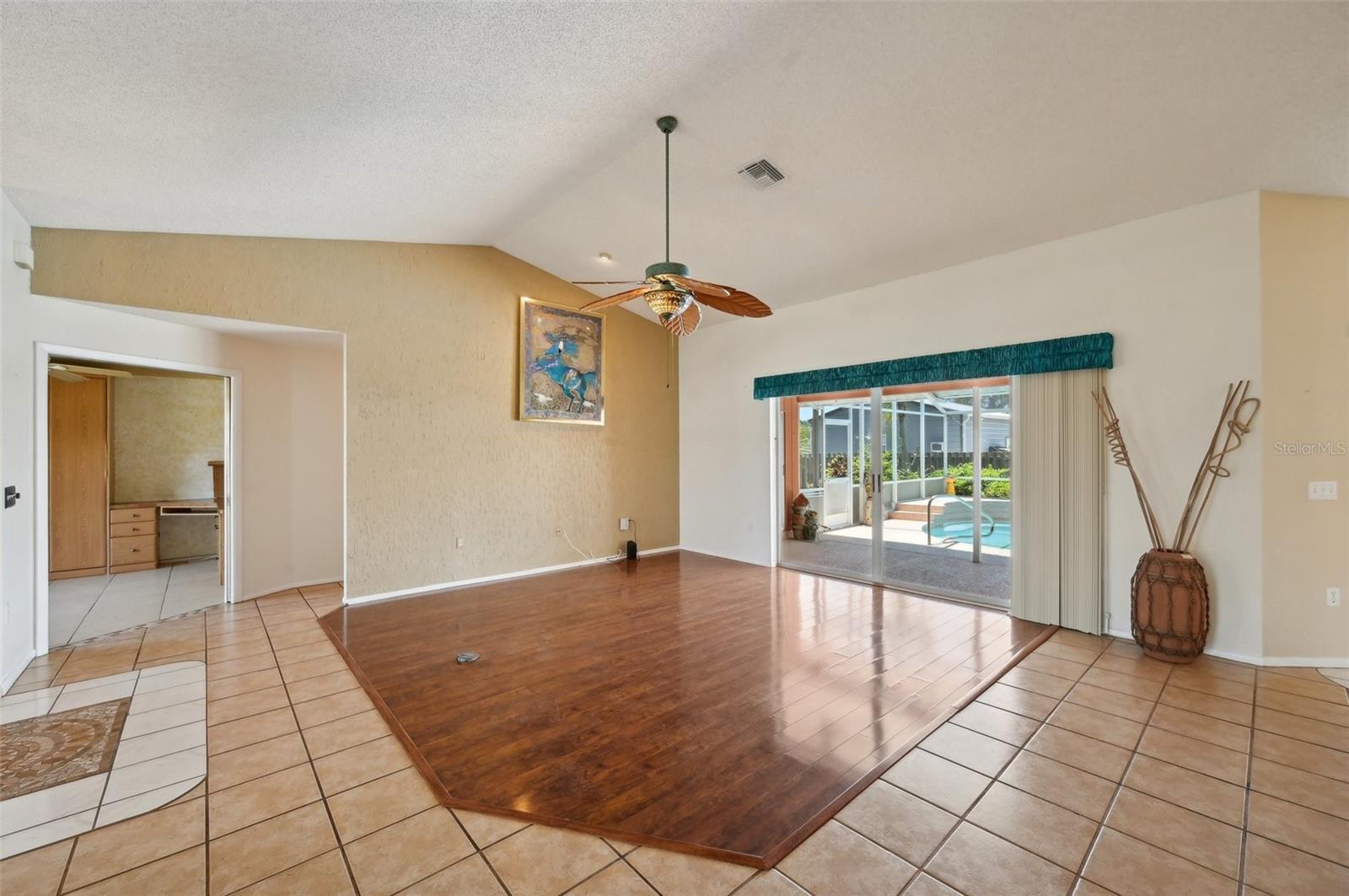 Image 9 of 70 For 321 Sorrento Drive