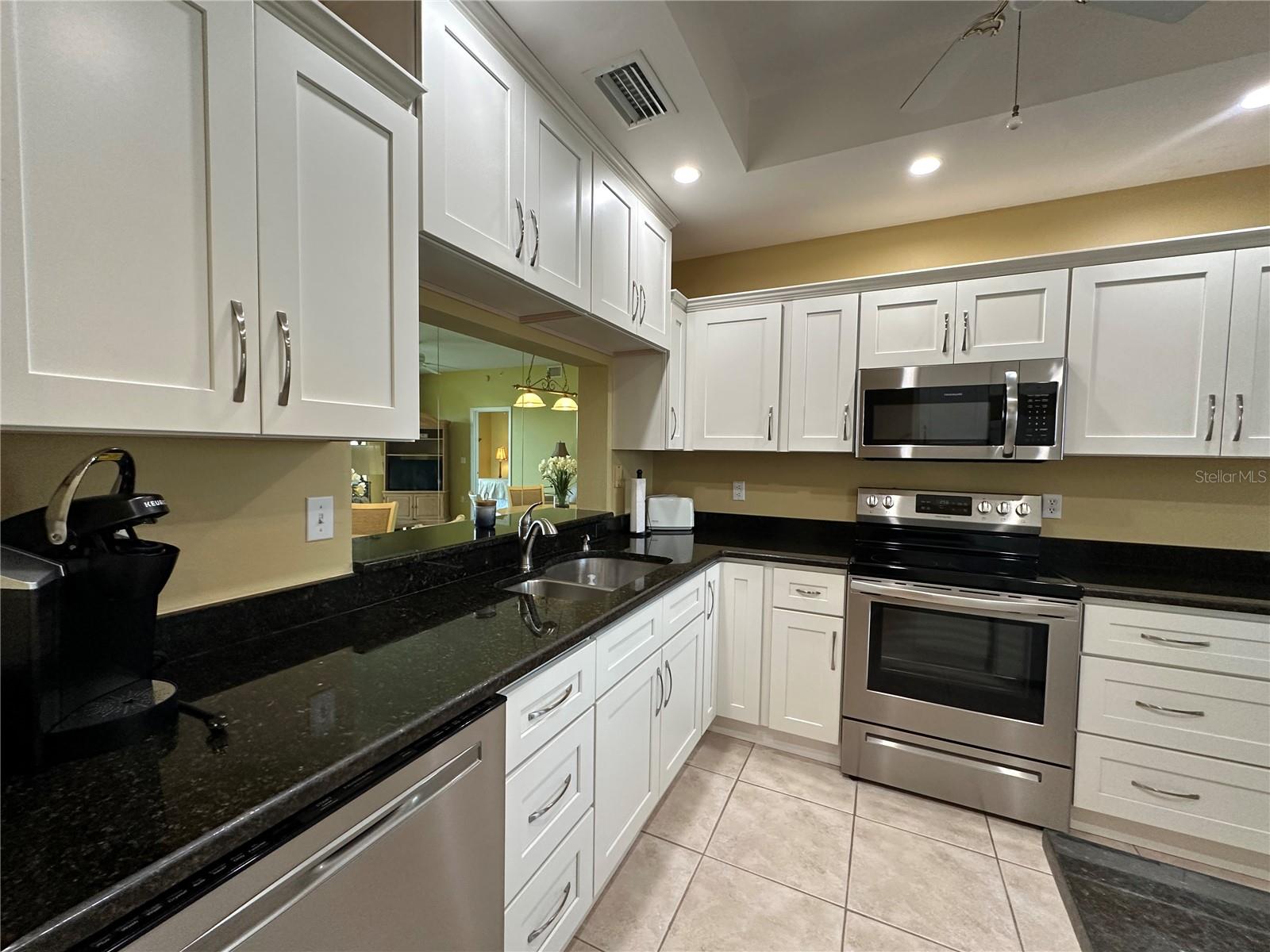 Image 2 of 21 For 9610 Club South Circle 4207
