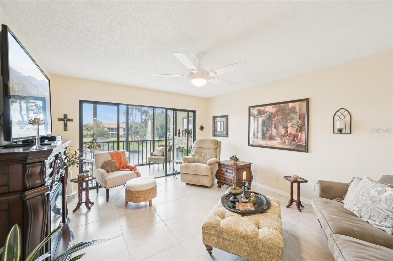 Image 11 of 34 For 1170 Bird Bay Way 206