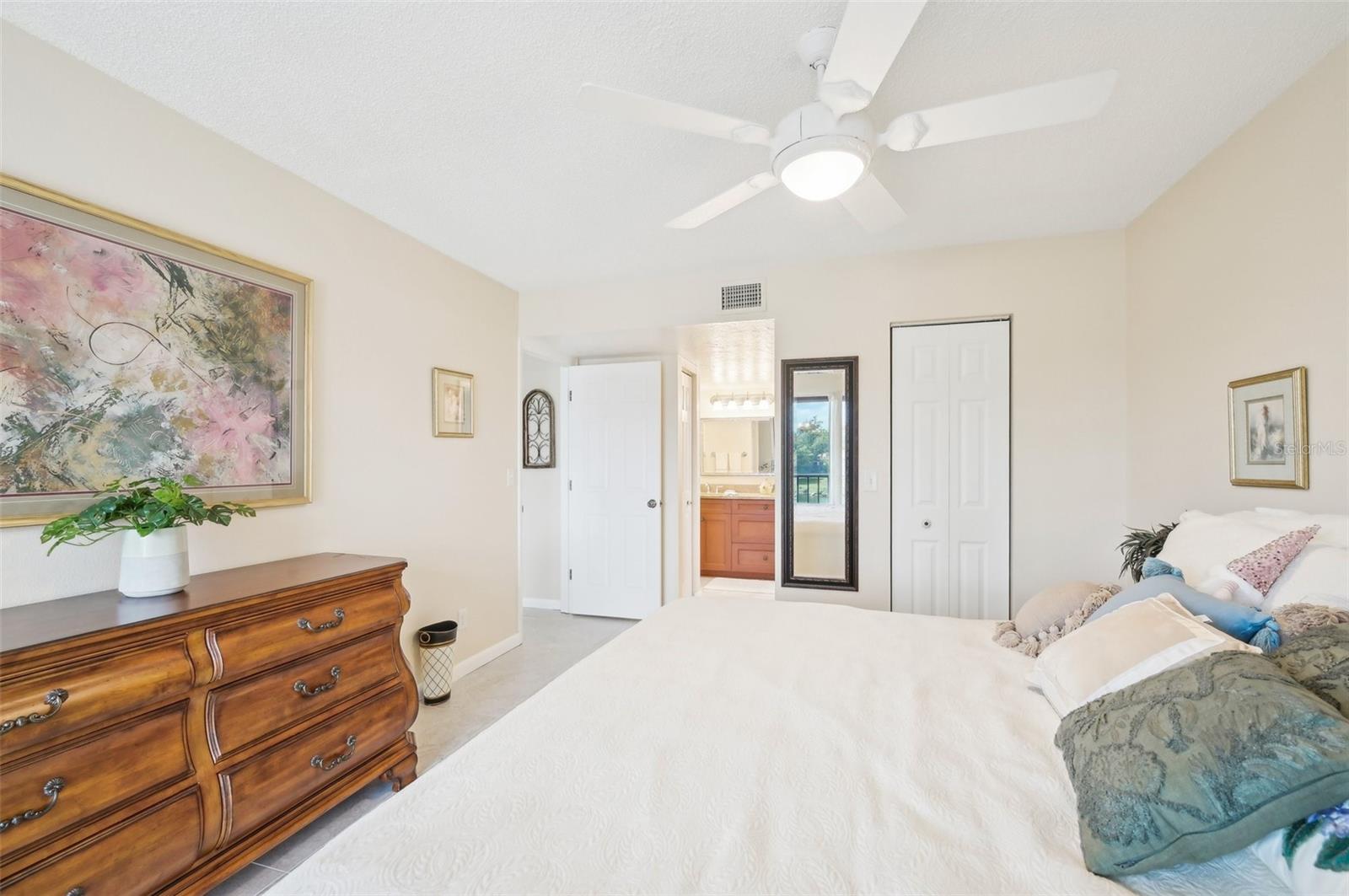 Image 19 of 34 For 1170 Bird Bay Way 206