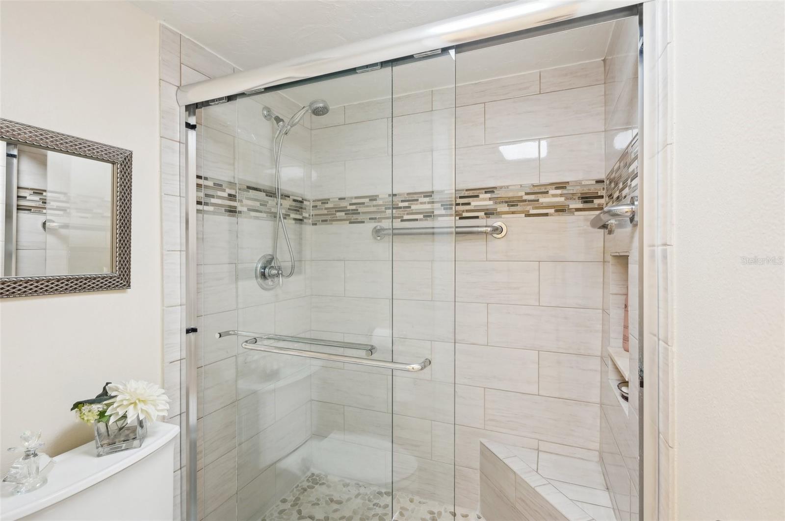 Image 21 of 34 For 1170 Bird Bay Way 206