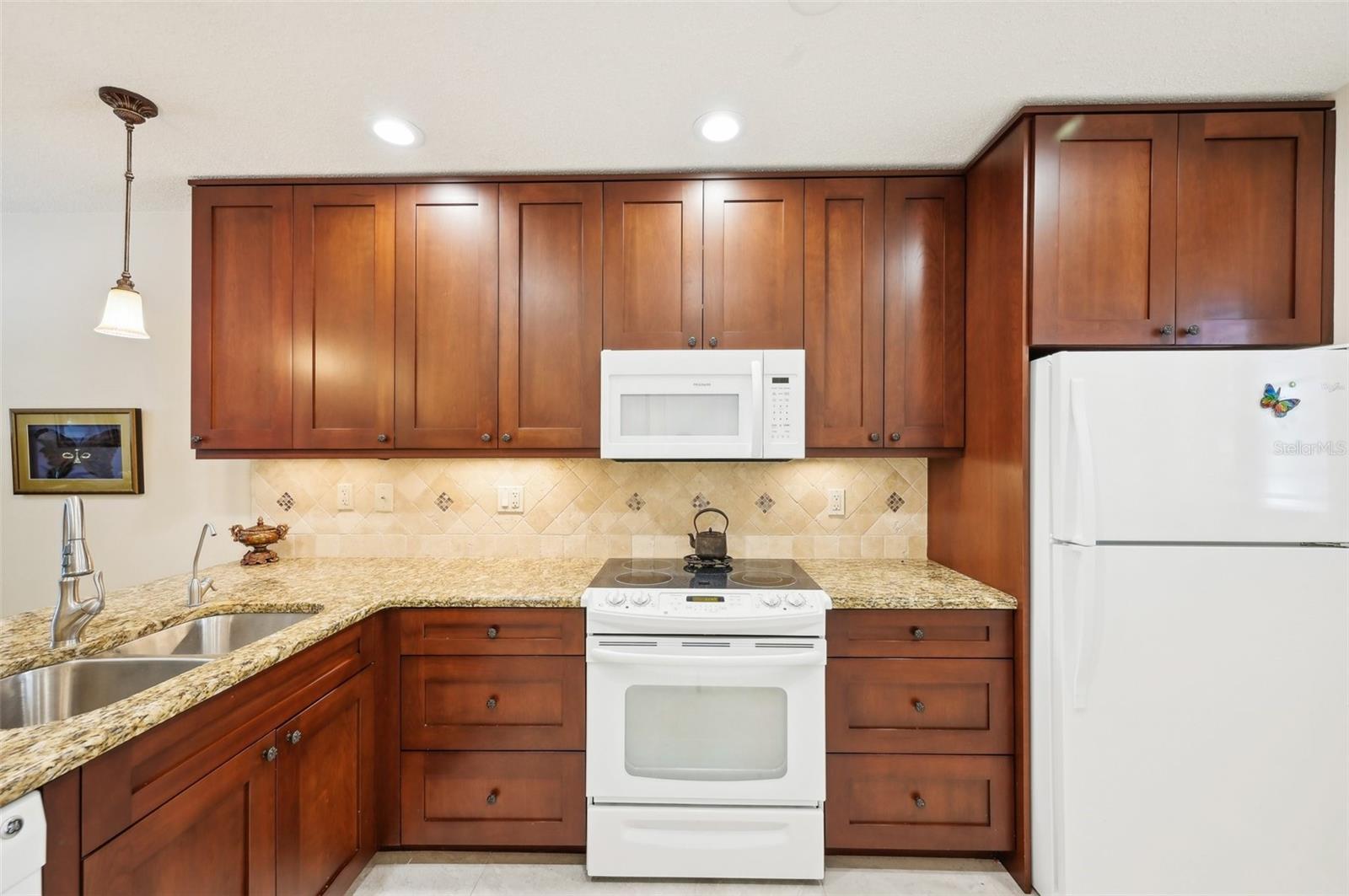 Image 8 of 34 For 1170 Bird Bay Way 206