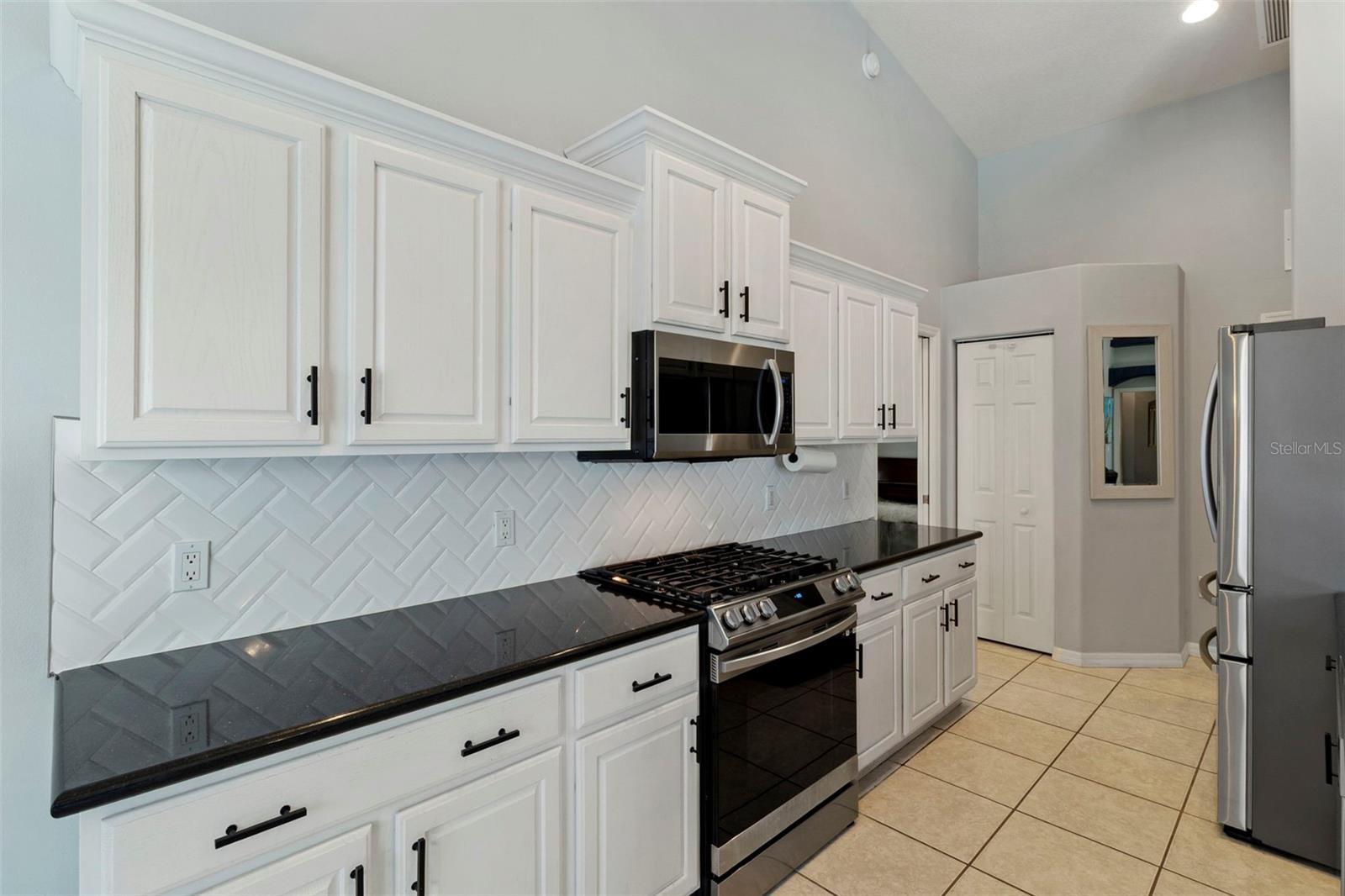 Image 17 of 49 For 10490 Old Grove Circle