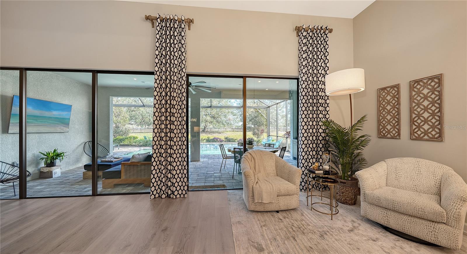 Listing photo id 13 for 7872 Mainsail Lane