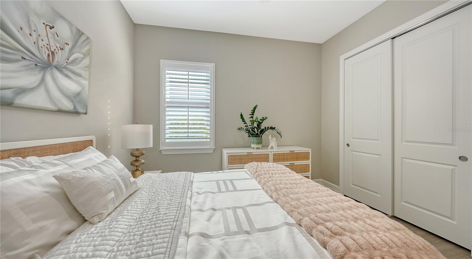 Listing photo id 33 for 7872 Mainsail Lane
