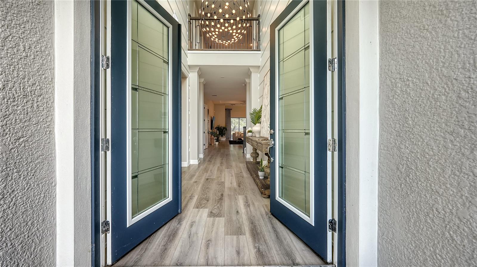 Listing photo id 2 for 7872 Mainsail Lane