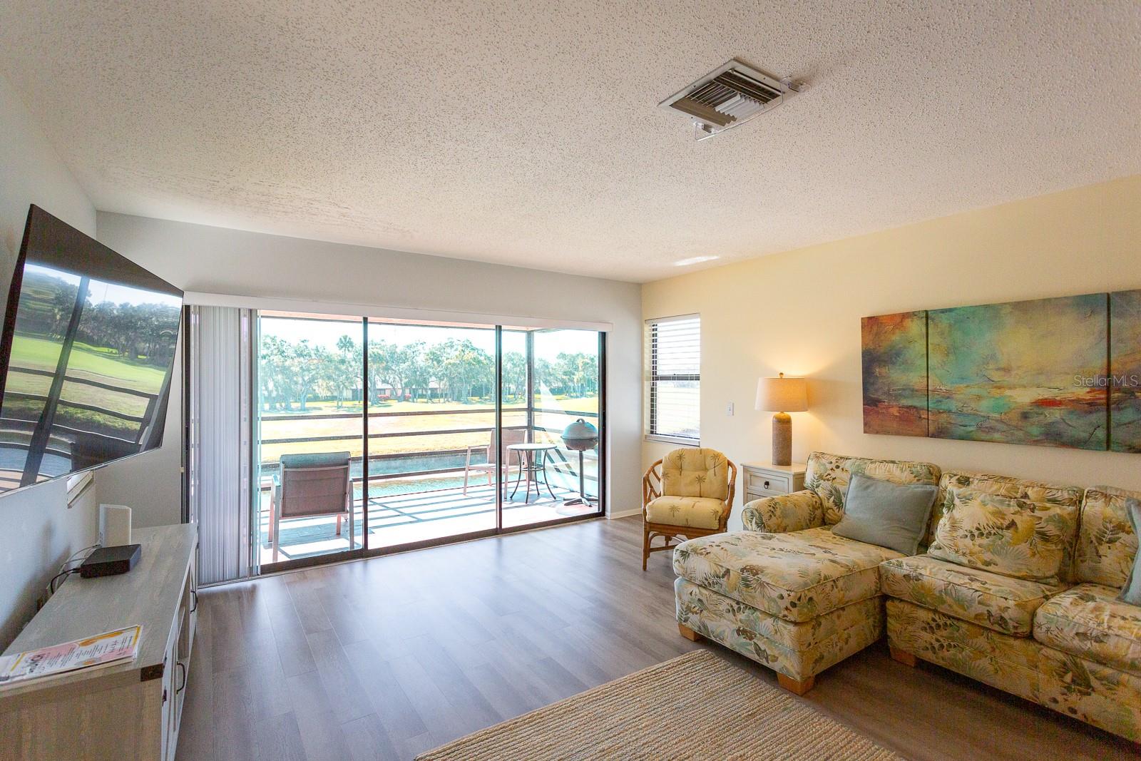 Image 14 of 49 For 5630 Golf Pointe Drive 206