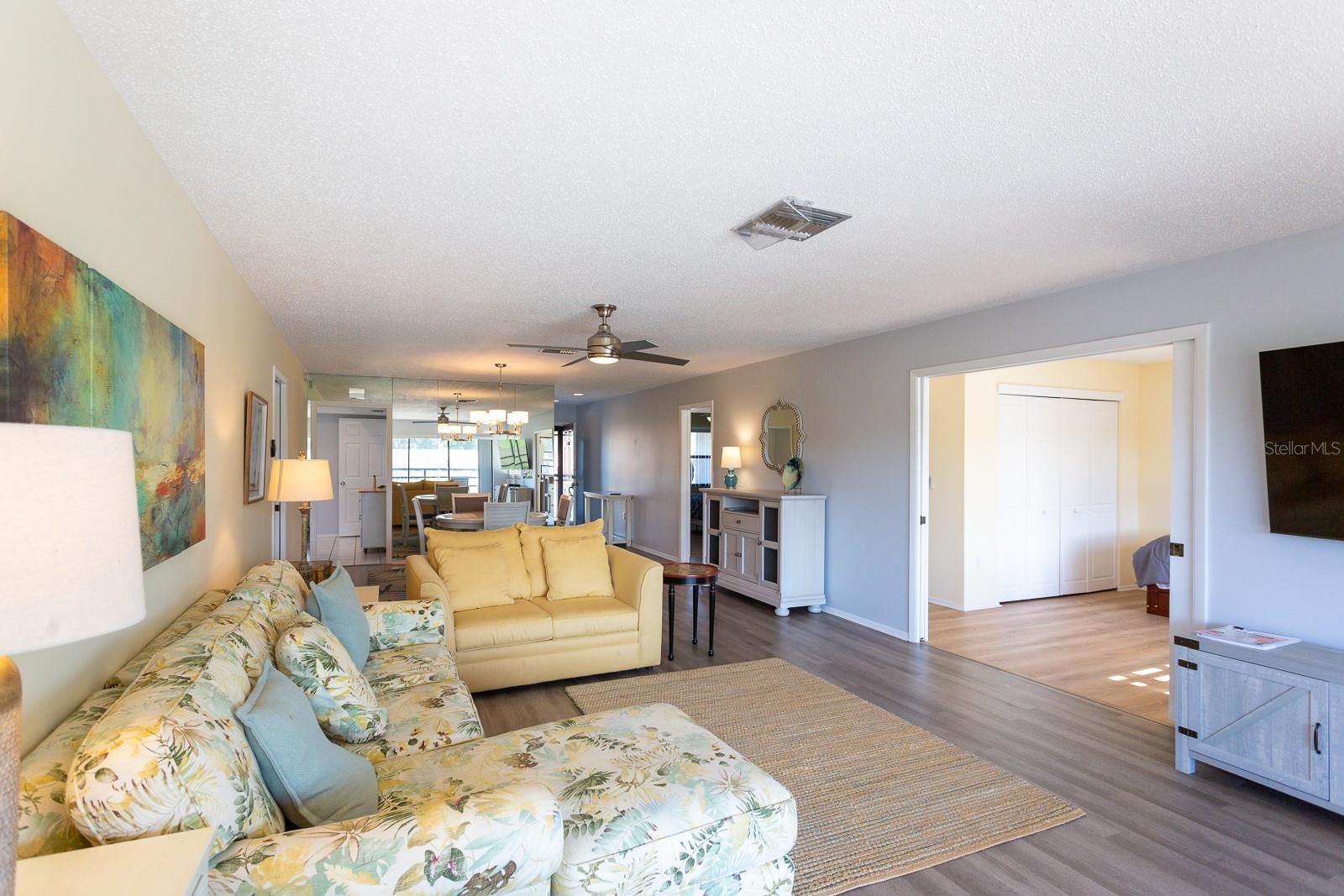 Image 17 of 49 For 5630 Golf Pointe Drive 206