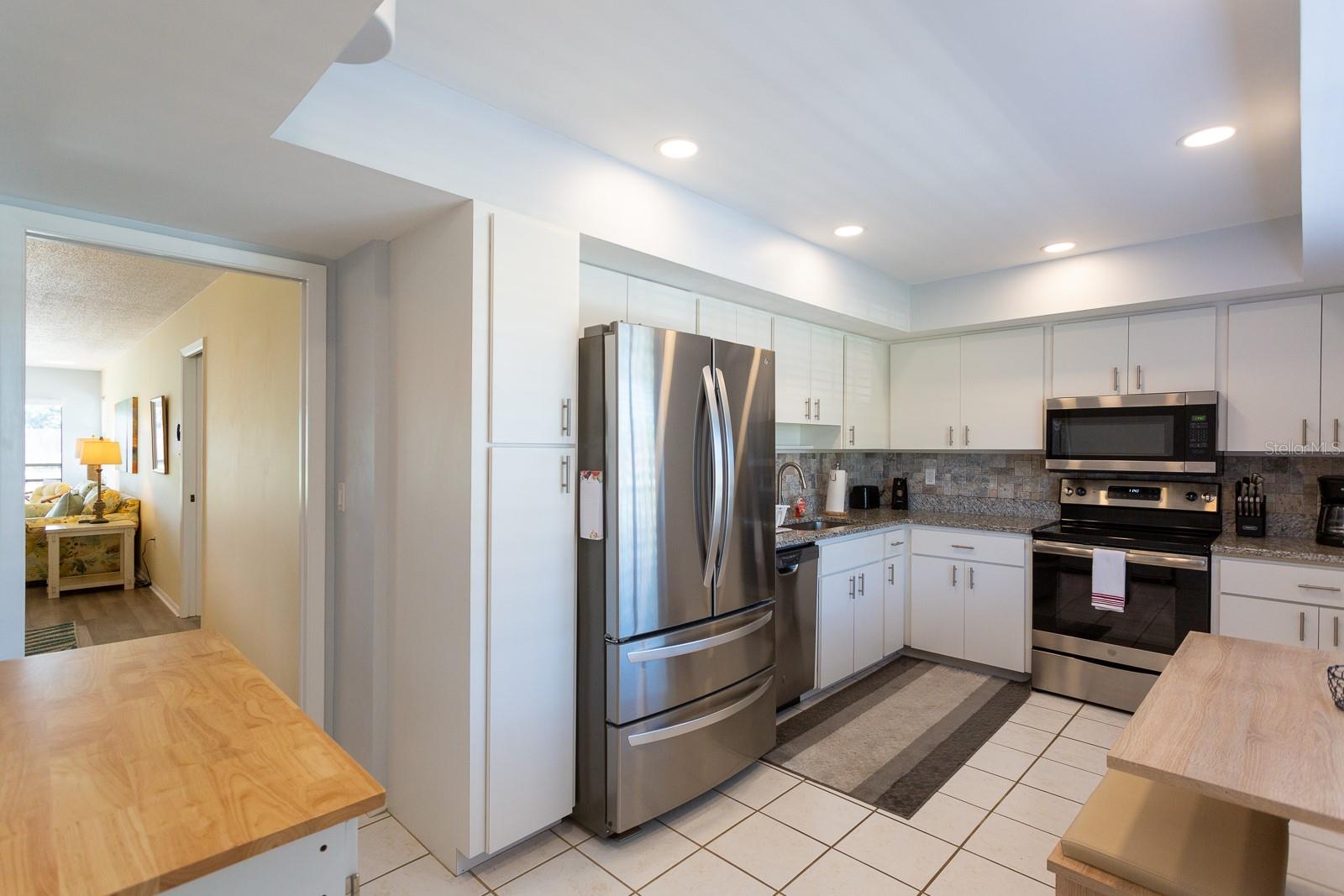 Image 31 of 49 For 5630 Golf Pointe Drive 206