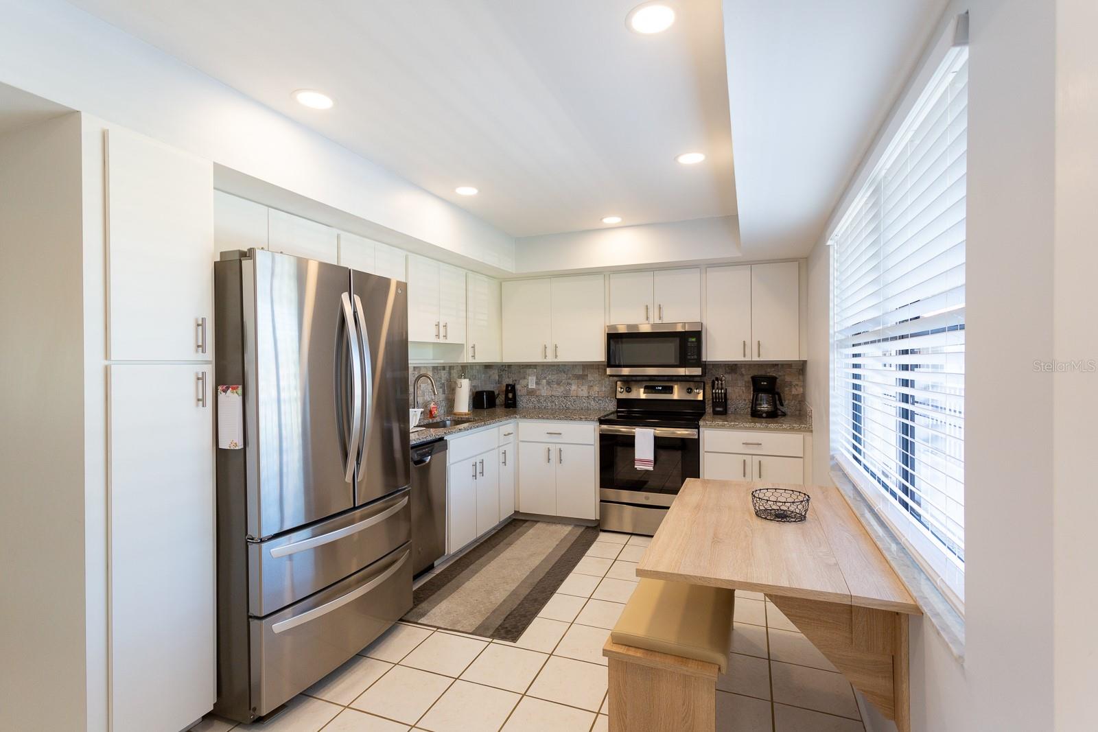 Image 32 of 49 For 5630 Golf Pointe Drive 206