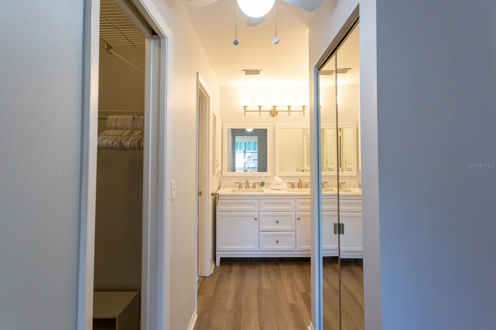 Image 33 of 49 For 5630 Golf Pointe Drive 206