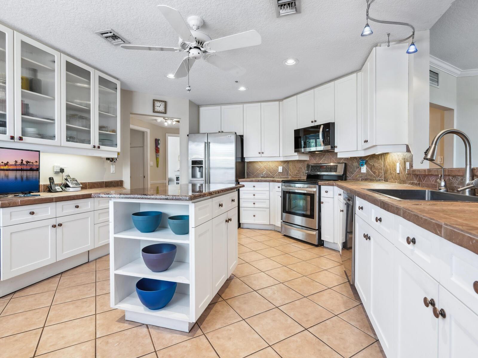 Image 19 of 59 For 5420 Eagles Point Circle 106