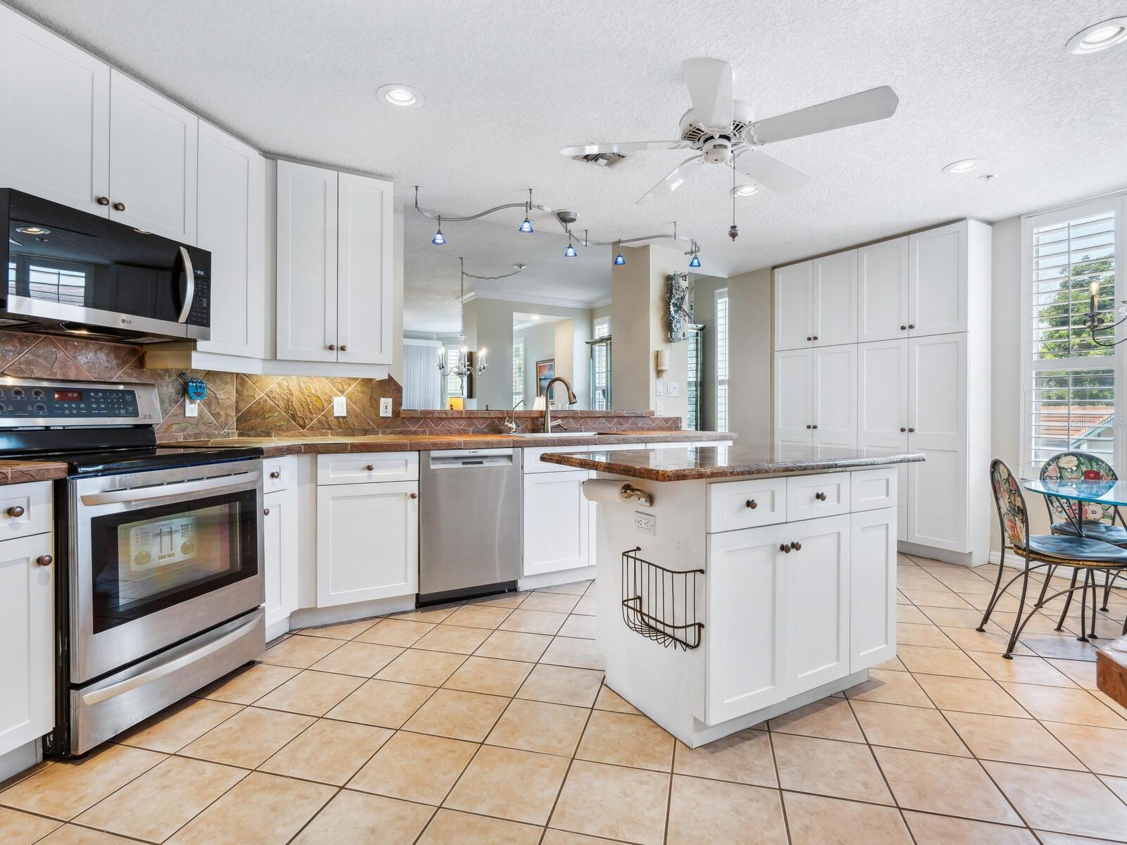 Image 21 of 59 For 5420 Eagles Point Circle 106