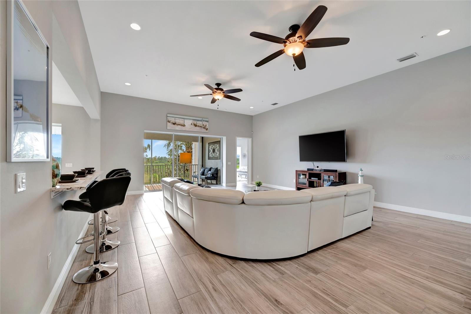 Image 12 of 77 For 23233 Banbury Way 302