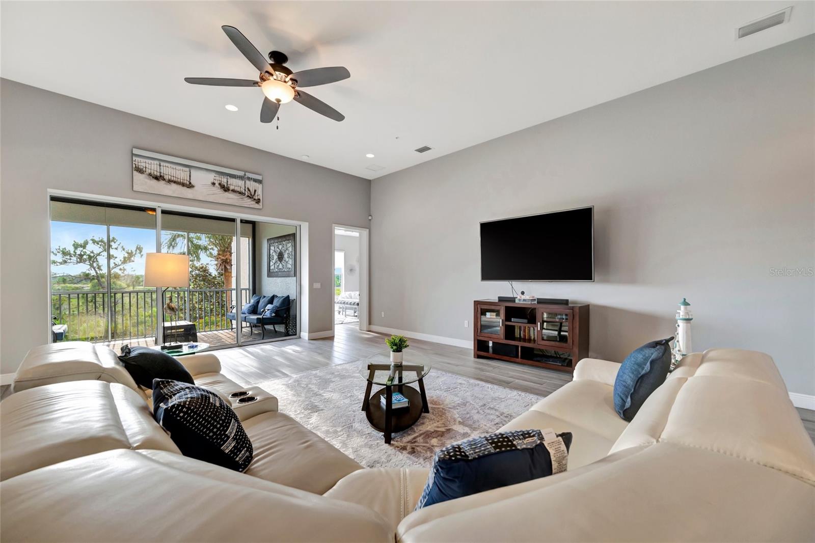 Image 13 of 77 For 23233 Banbury Way 302