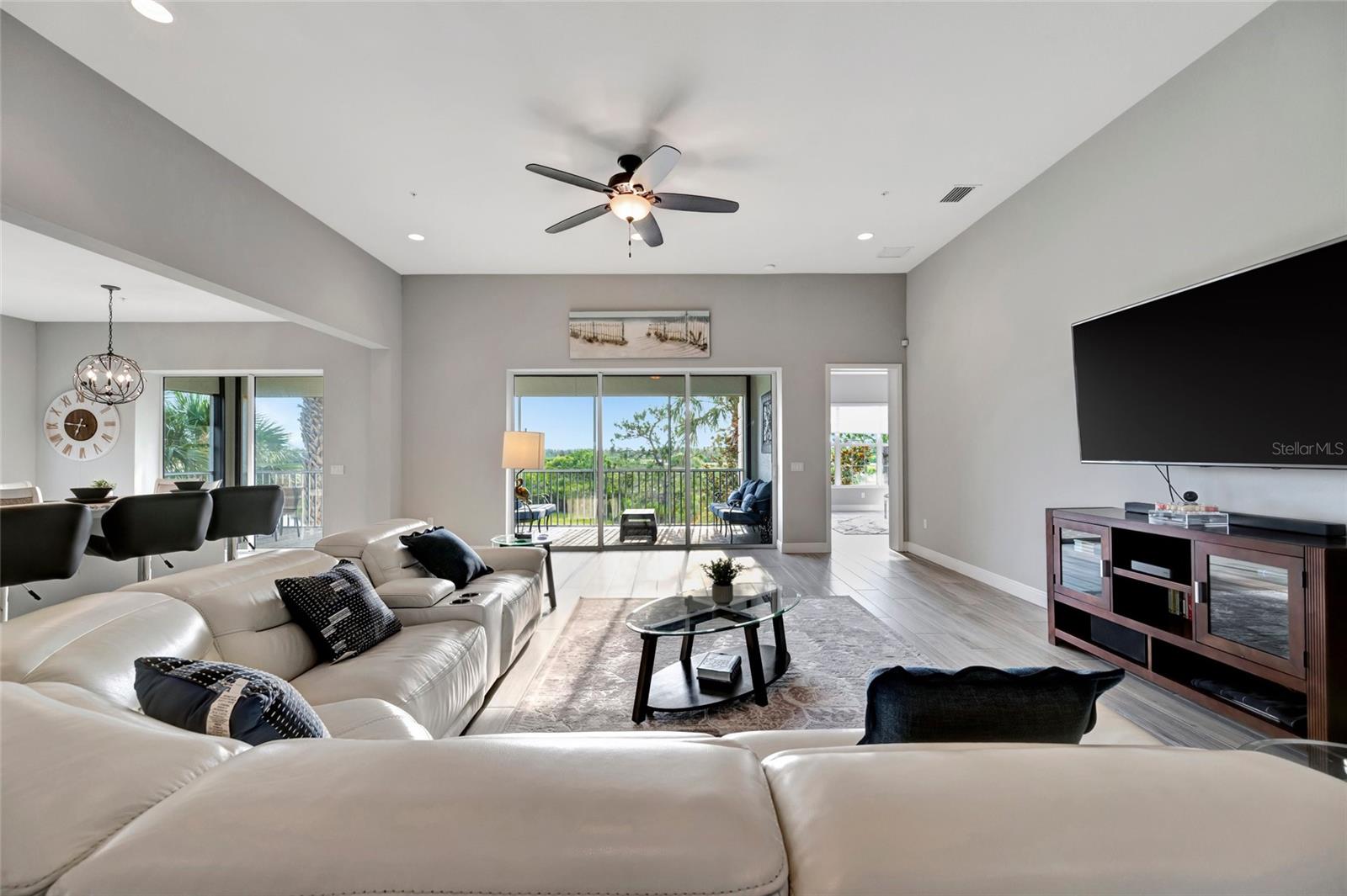 Image 14 of 77 For 23233 Banbury Way 302