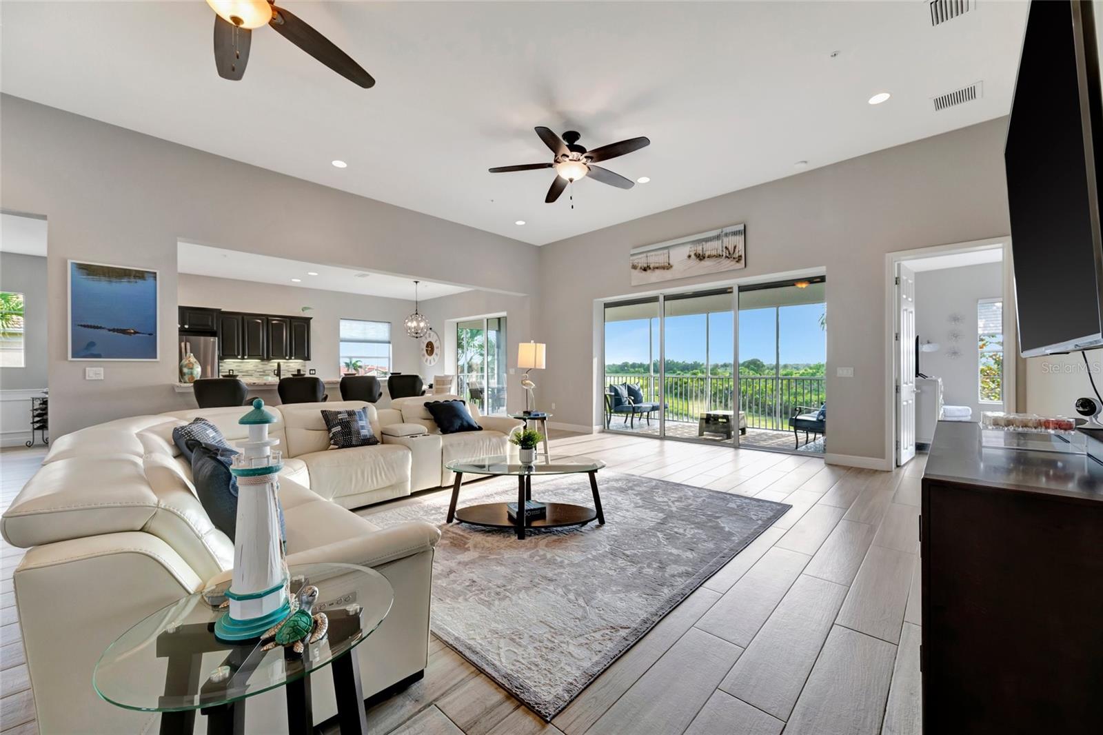 Image 15 of 77 For 23233 Banbury Way 302