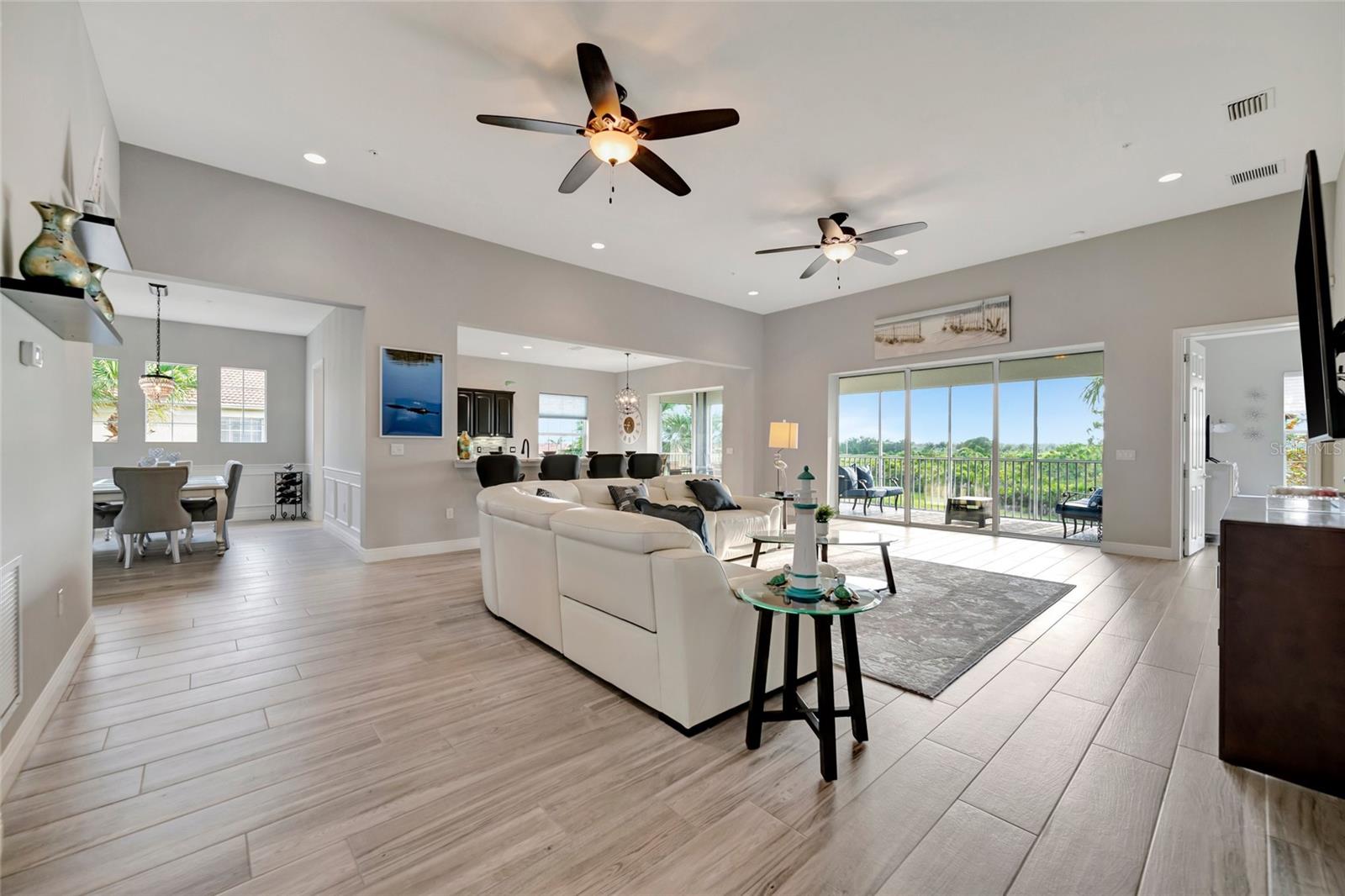 Image 16 of 77 For 23233 Banbury Way 302