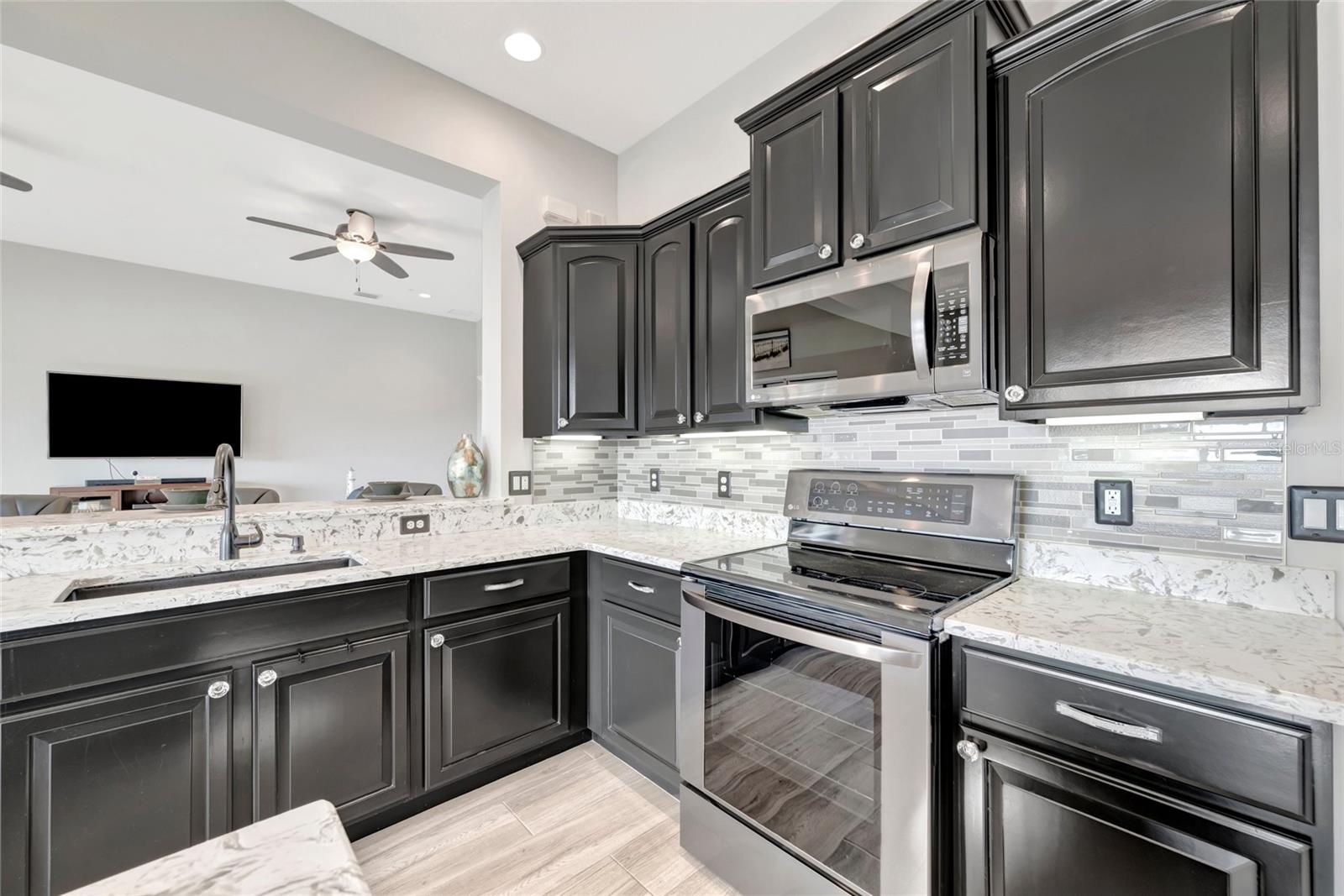 Image 22 of 77 For 23233 Banbury Way 302