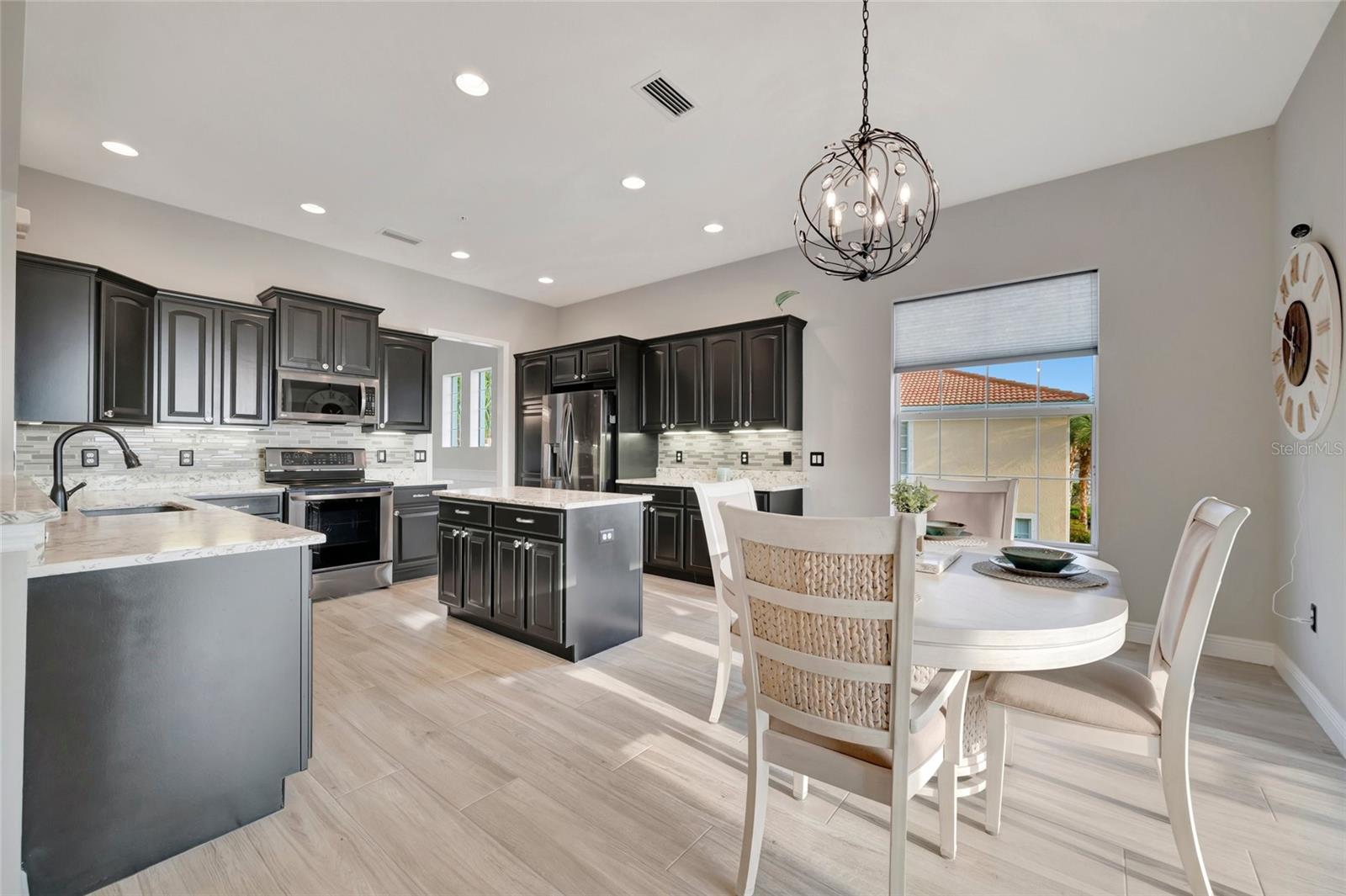 Image 33 of 77 For 23233 Banbury Way 302
