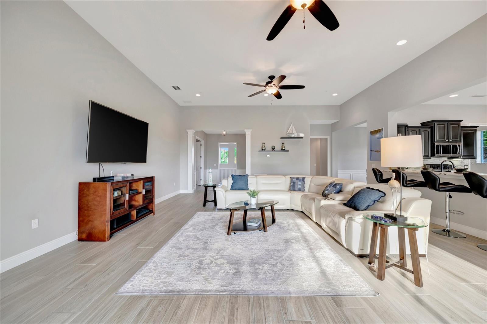 Image 37 of 77 For 23233 Banbury Way 302