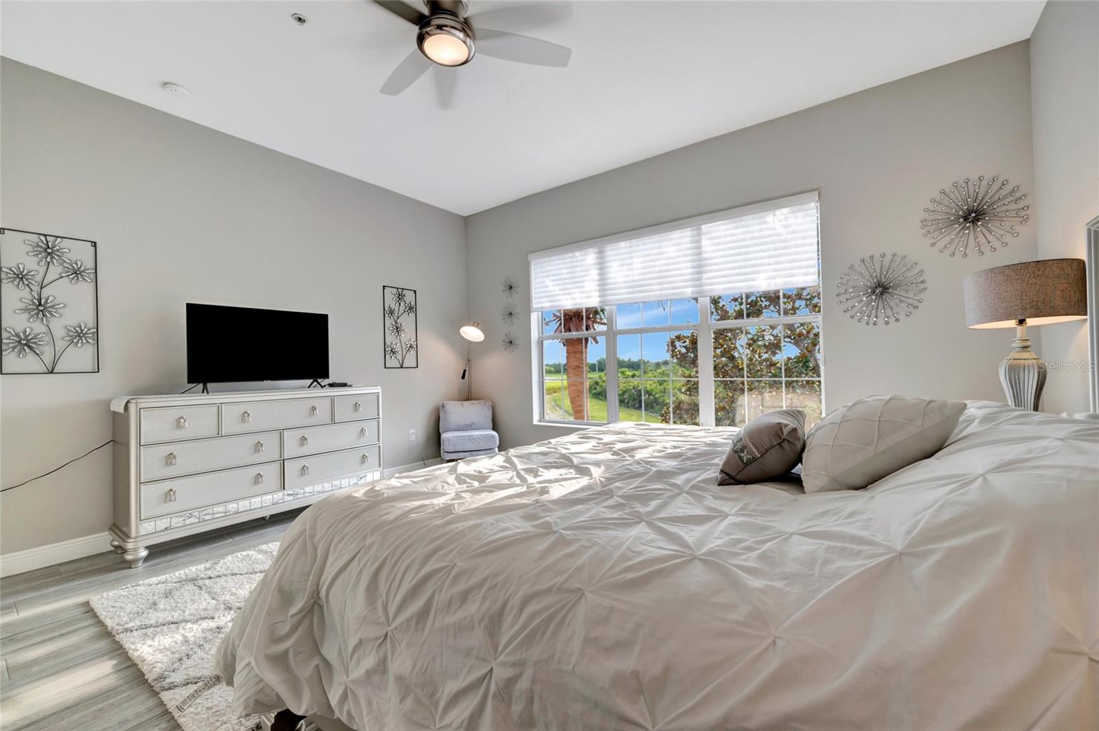 Image 48 of 77 For 23233 Banbury Way 302