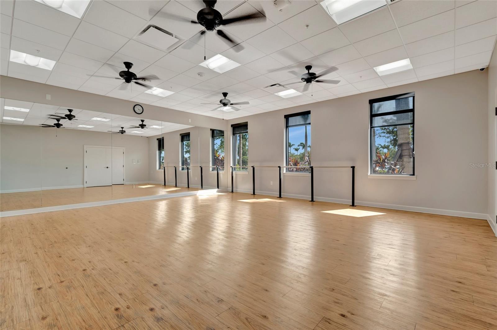 Image 71 of 77 For 23233 Banbury Way 302