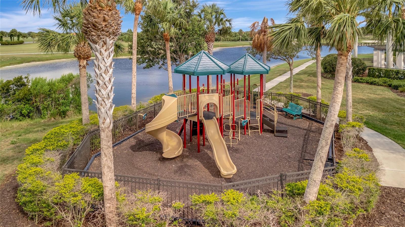 Image 76 of 77 For 23233 Banbury Way 302