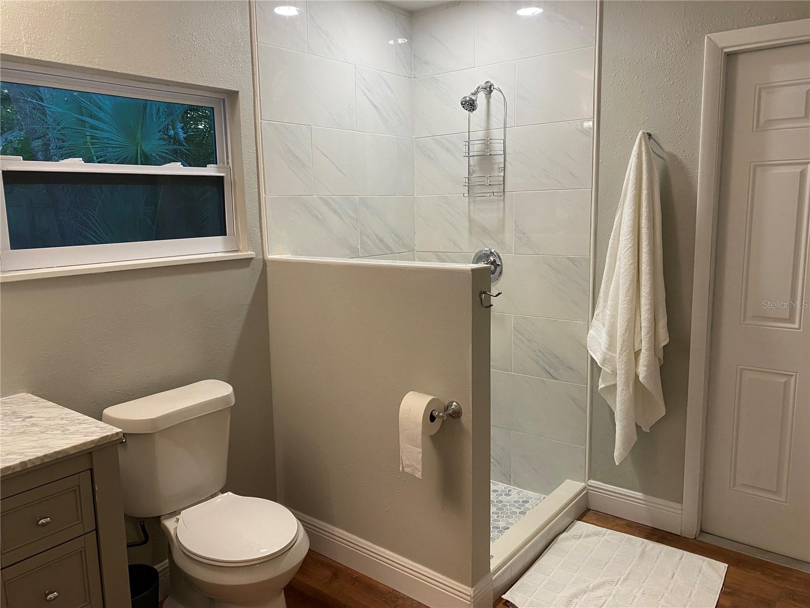 Image 10 of 20 For 323 Mira Vista Drive