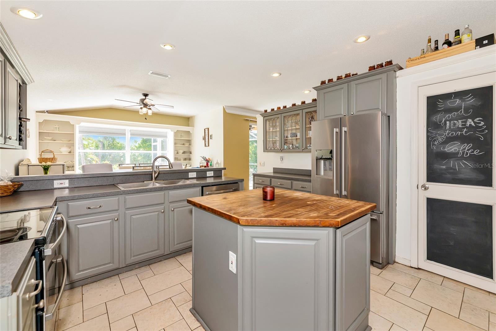 Image 11 of 45 For 230 Fareham Drive