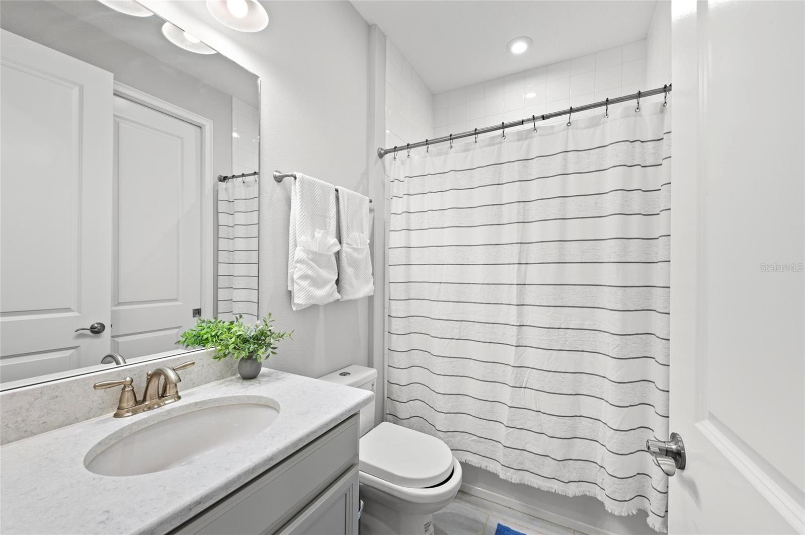 Image 47 of 81 For 15707 Sacile Lane