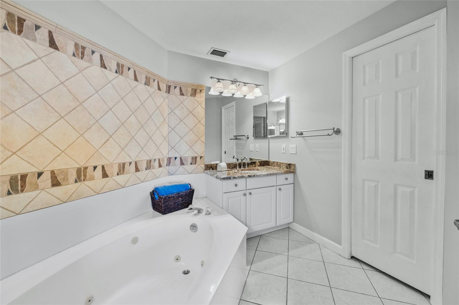 Image 21 of 40 For 1280 Dolphin Bay Way 204
