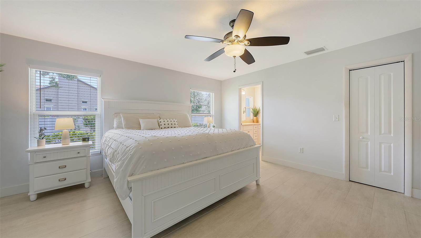 Image 31 of 53 For 3764 Oak Grove Drive
