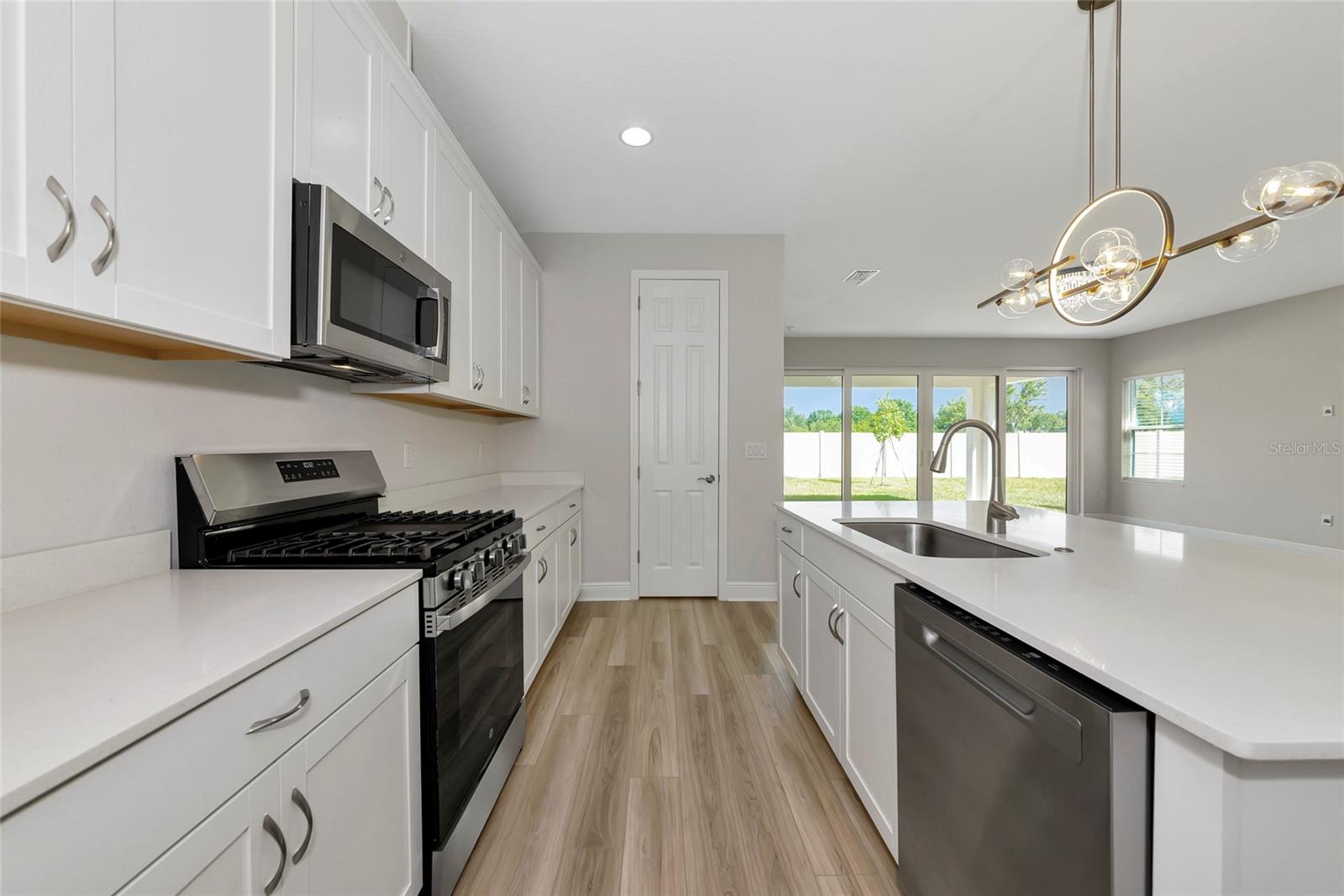 Image 13 of 45 For 12613 Oak Hill Way