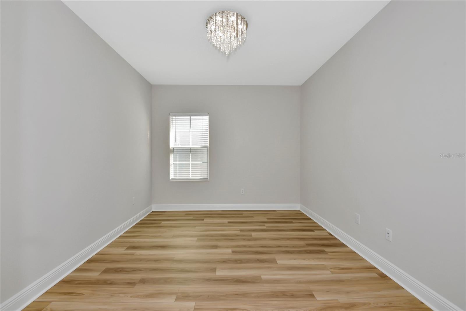 Image 7 of 45 For 12613 Oak Hill Way