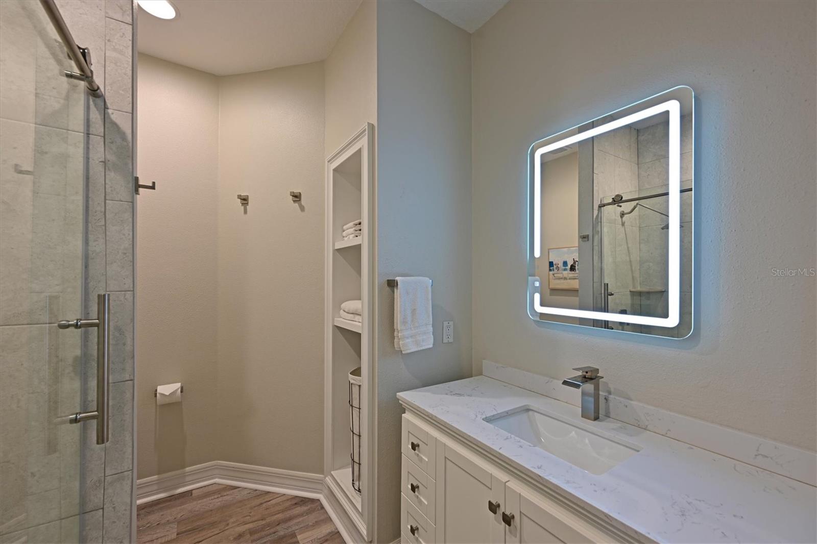 Image 17 of 37 For 9453 Discovery Terrace 202d
