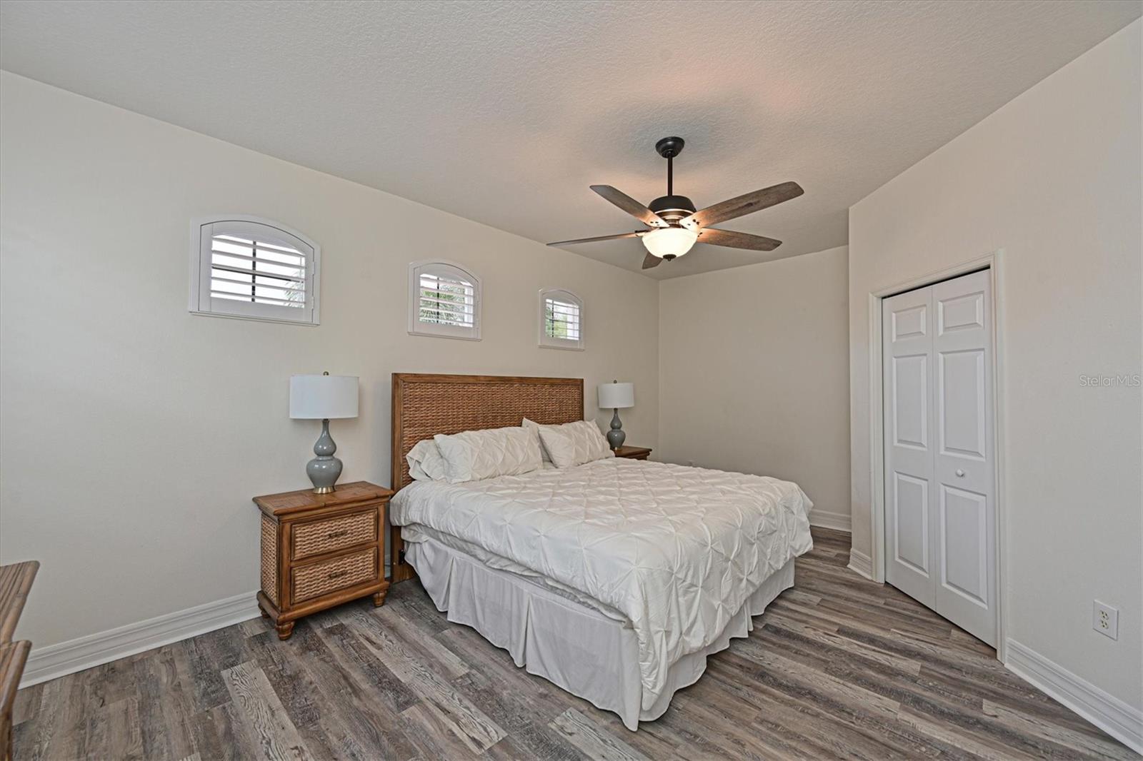Image 19 of 37 For 9453 Discovery Terrace 202d