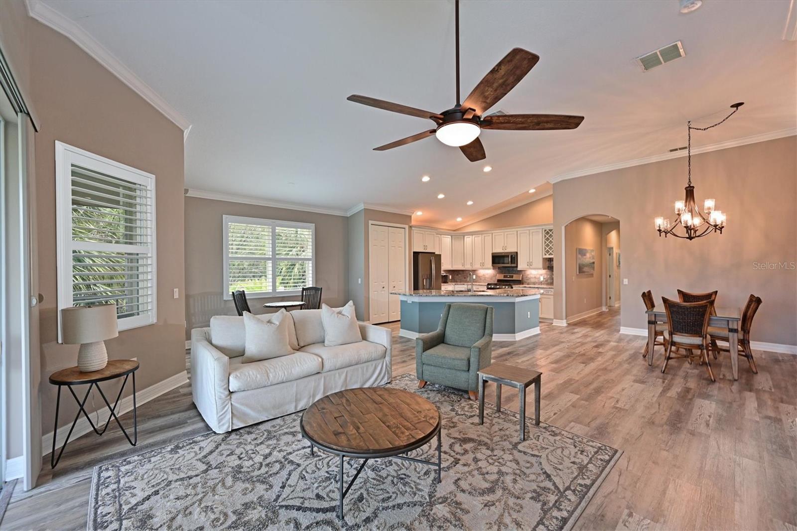Image 4 of 37 For 9453 Discovery Terrace 202d