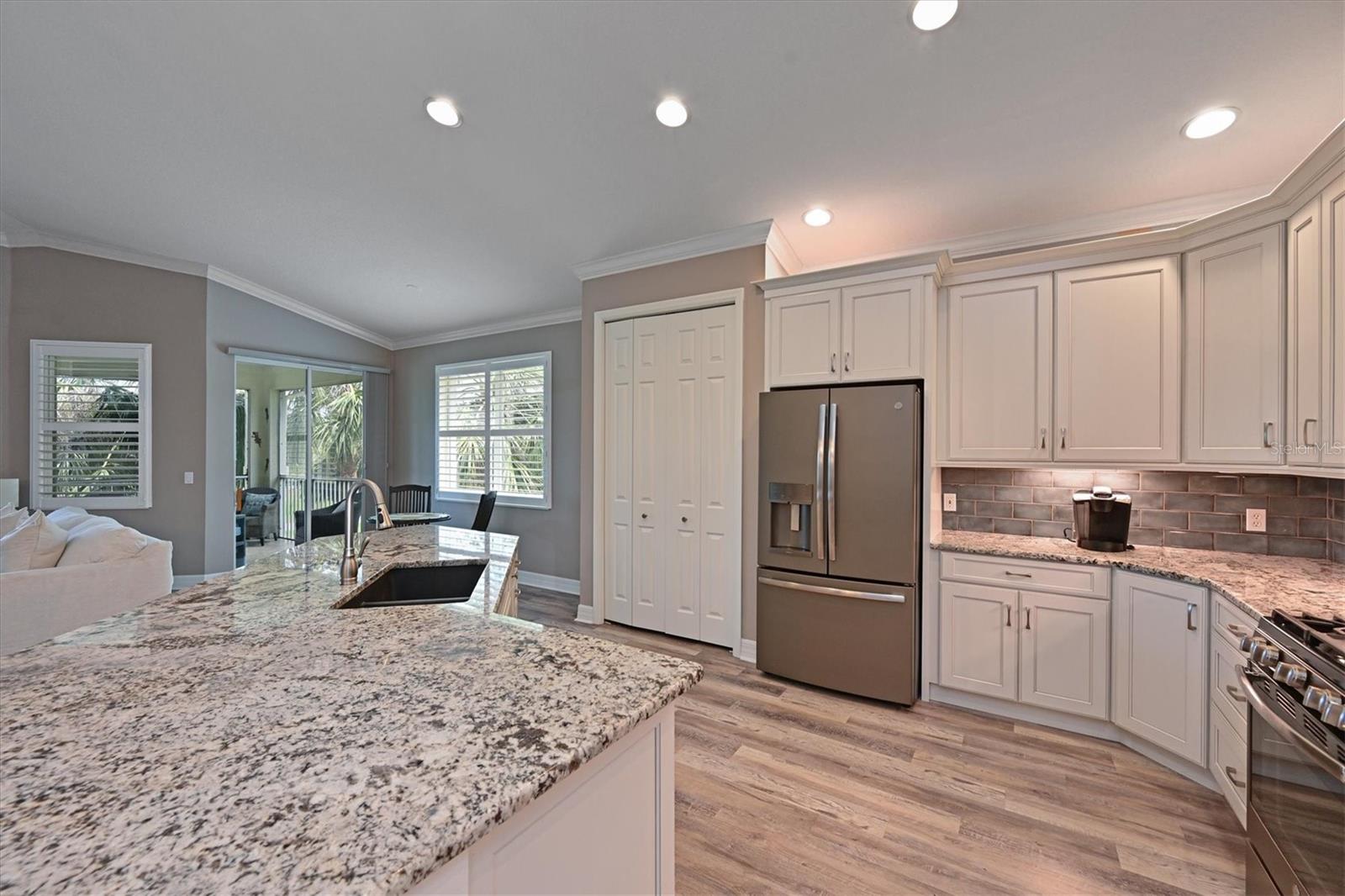 Image 5 of 37 For 9453 Discovery Terrace 202d