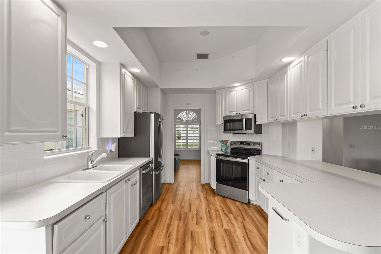 Image 14 of 100 For 7716 Uliva Way
