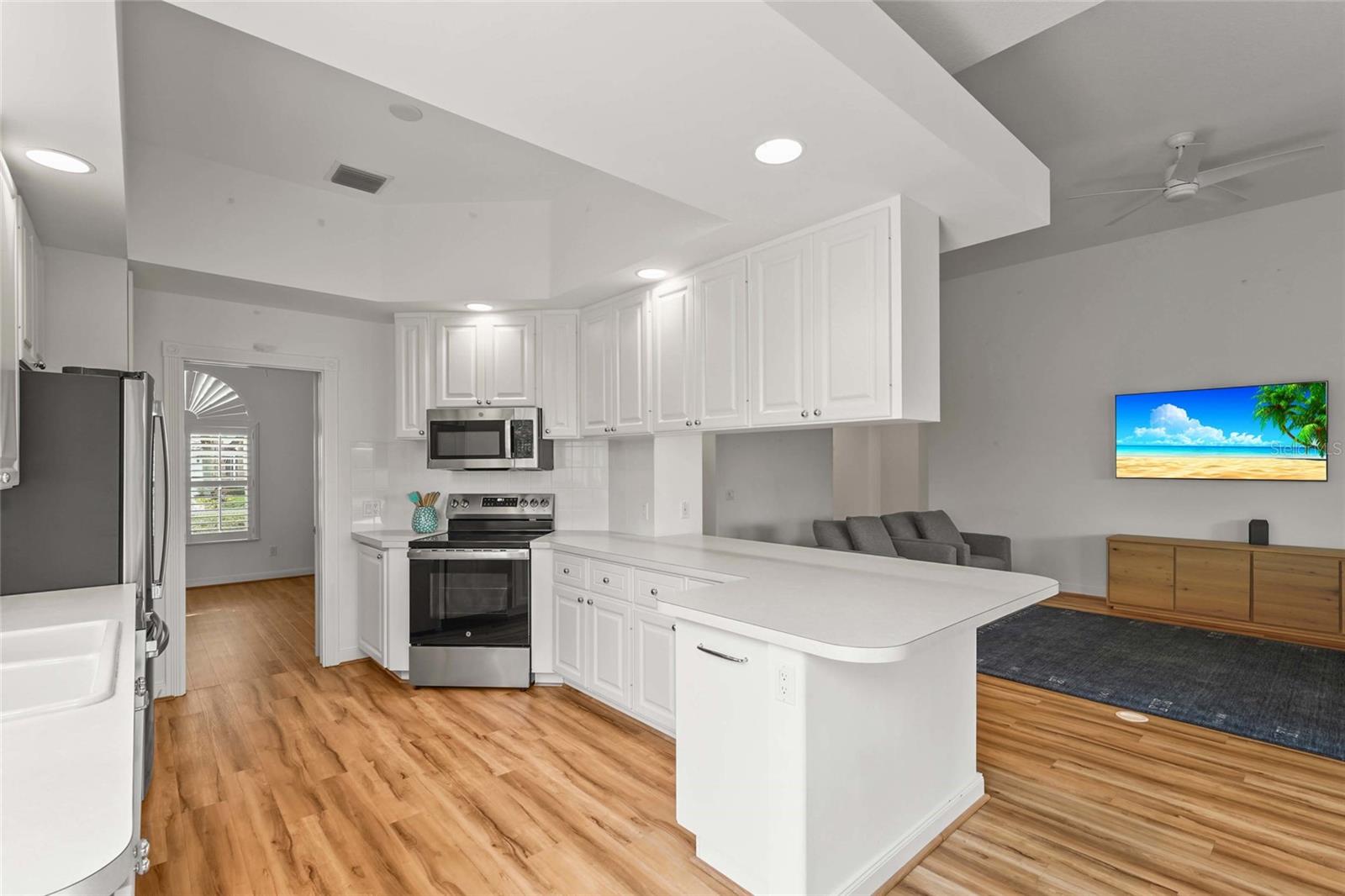 Image 15 of 100 For 7716 Uliva Way