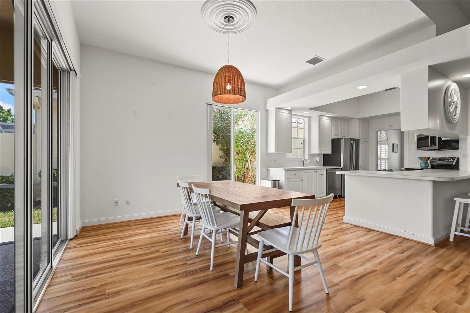 Image 21 of 100 For 7716 Uliva Way