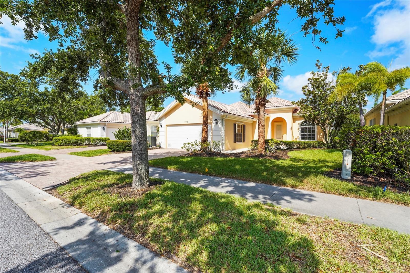 Image 4 of 100 For 7716 Uliva Way